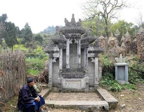 坟上不长草后代必出,第10张 坟上不长草后代必出,第10张